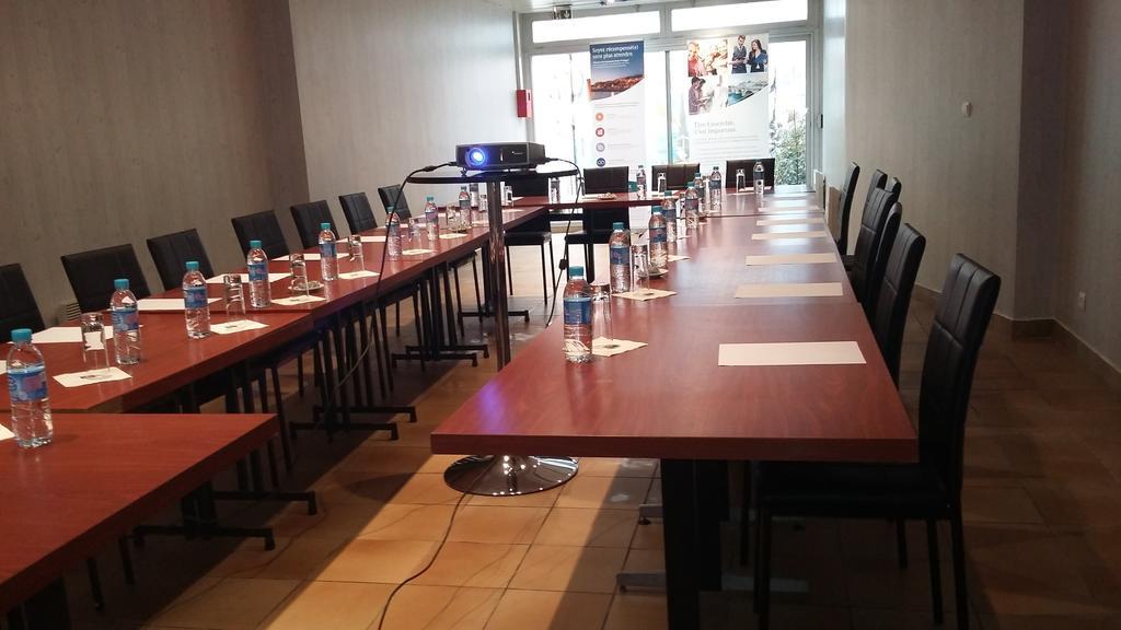 Comfort Hotel Rosporden Concarneau Bagian luar foto