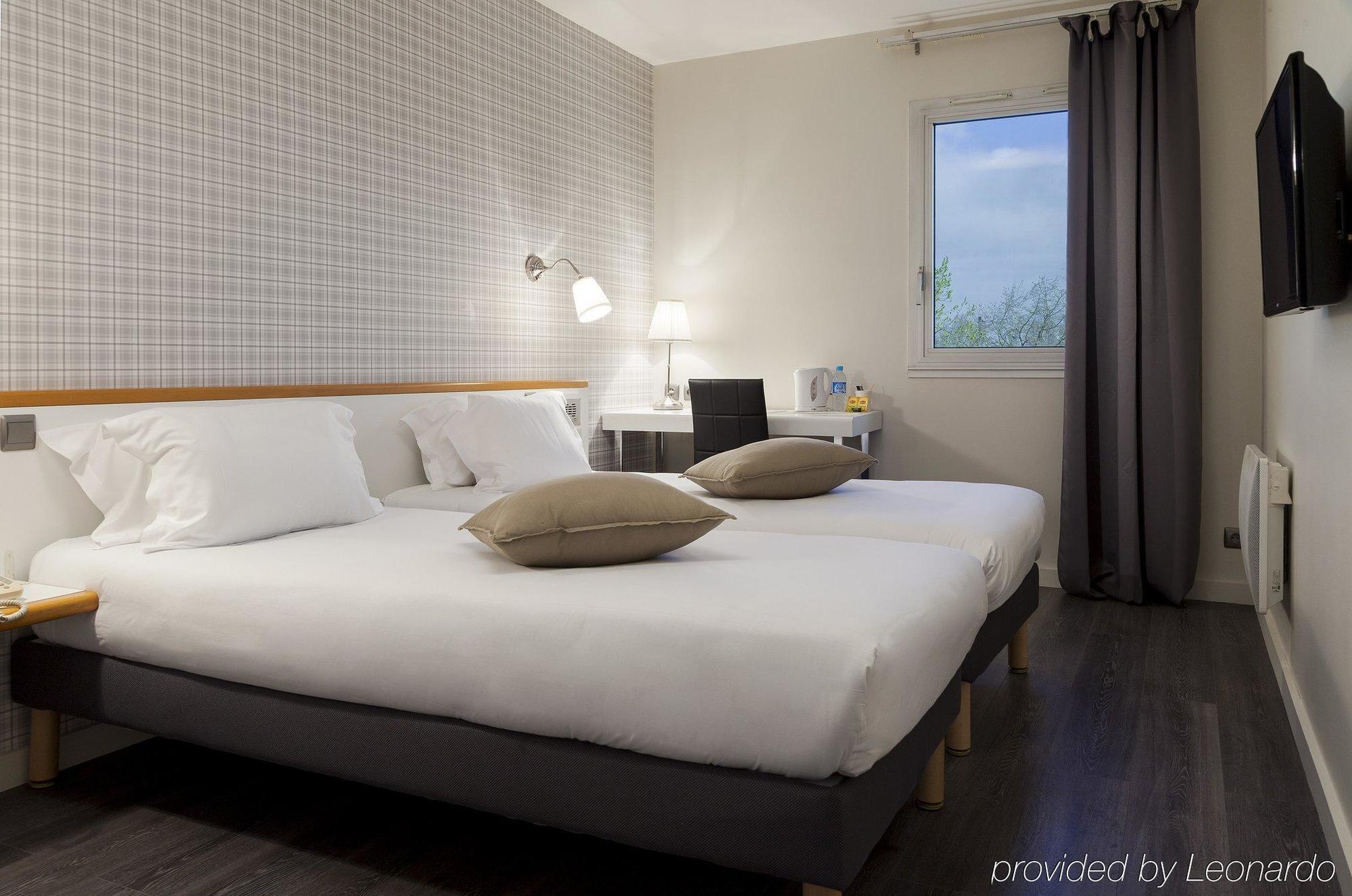 Comfort Hotel Rosporden Concarneau Bagian luar foto